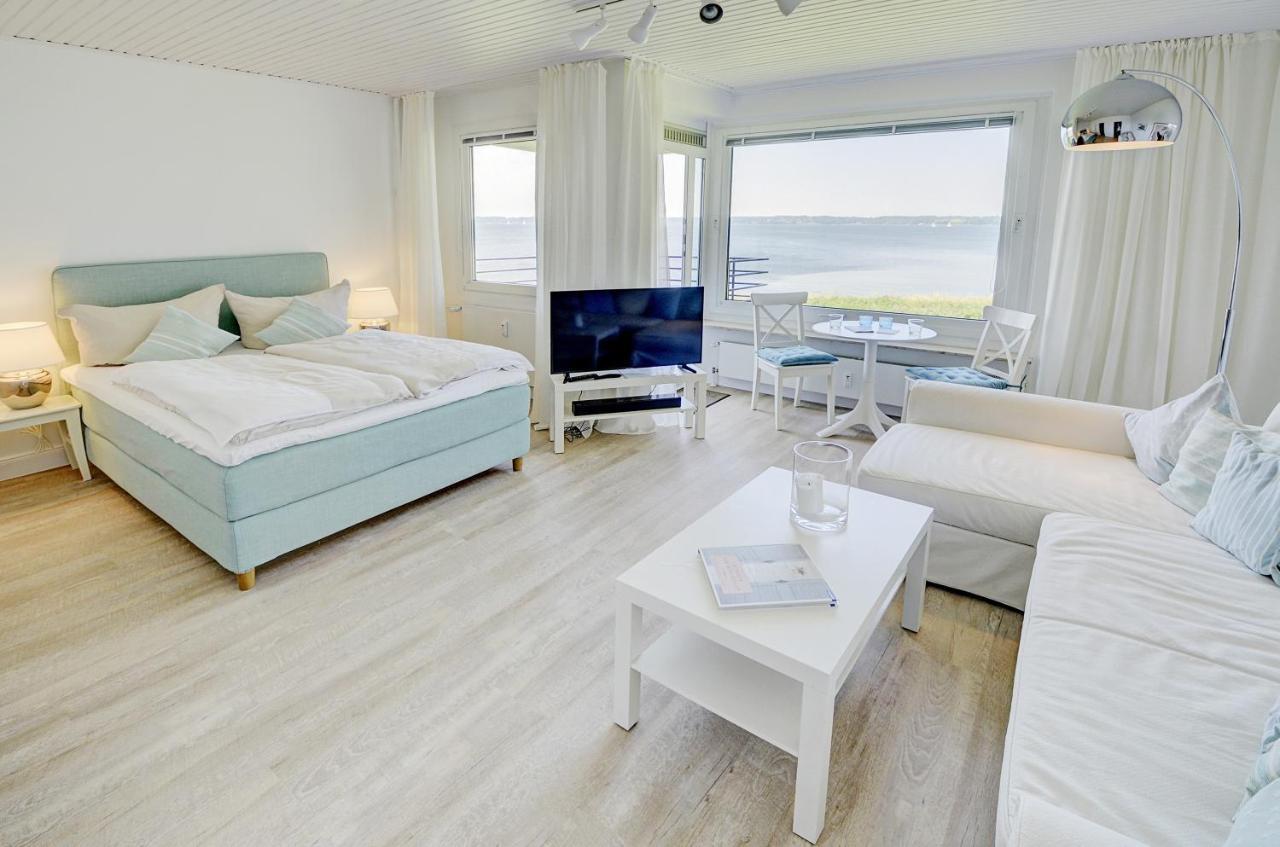 Fewo1846 - Fjordview - Komfortables Studioapartment Mit Balkon Und Meerblick กลึคส์บวร์ก ภายนอก รูปภาพ